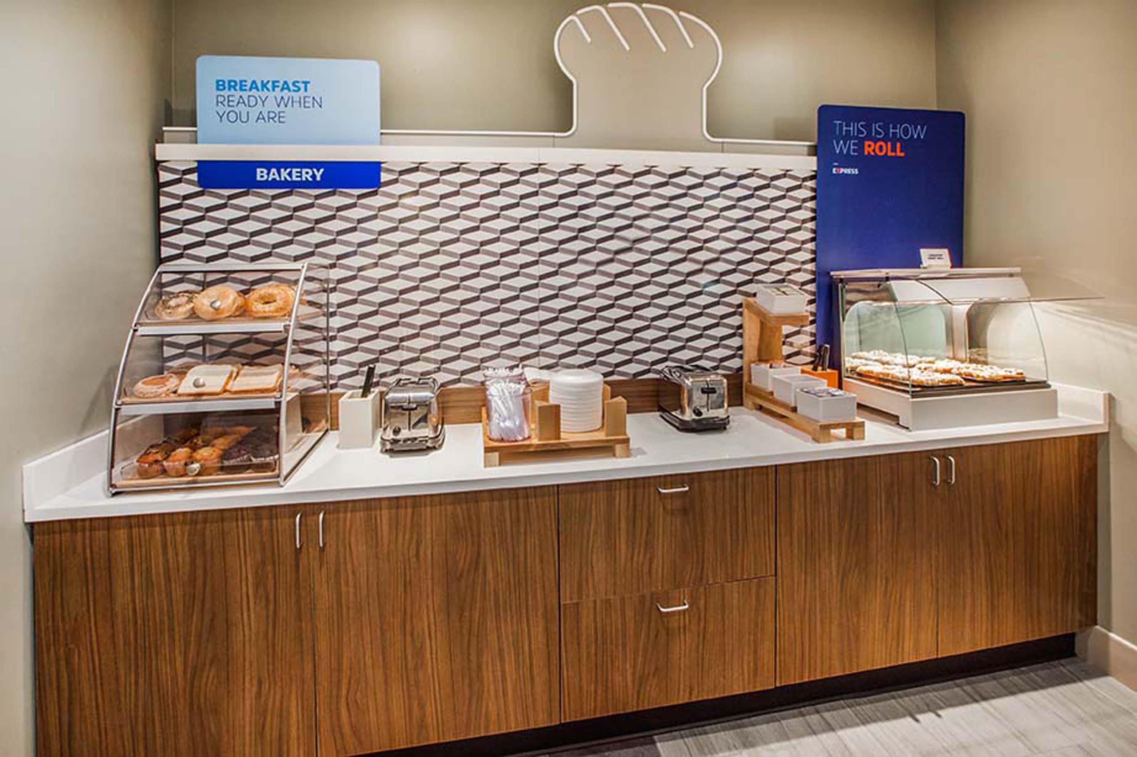 Holiday Inn Express Hanover By Ihg Esterno foto
